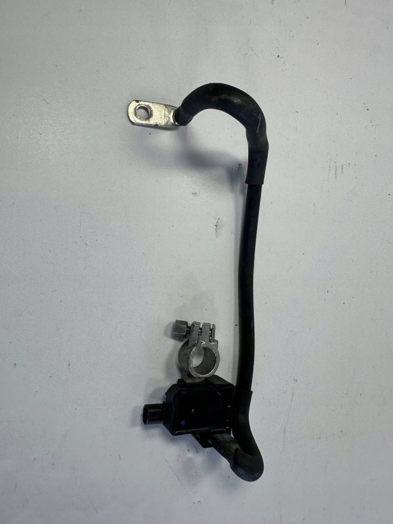 Купить Q3 8u рестайлинг  клемма минусовая аккумулятор