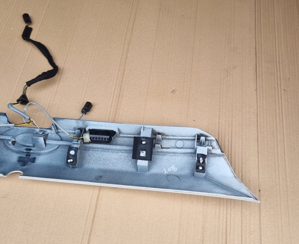 фото №8, Ford fiesta mk7 mk 7 накладка крышки задняя 8a61-a43404-ddw