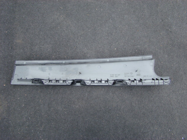 фото №2, Молдинг двері стійка лівий vw golf vii 5g6839901a