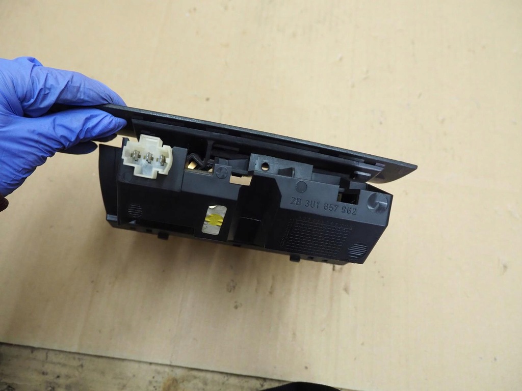 фото №11, Пепельница skoda superb i 3u1857962