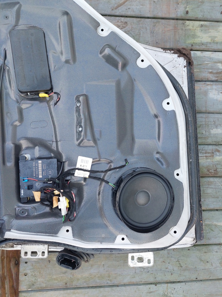 фото №4, Дверь правое задние mercedes w211 c723 kombi