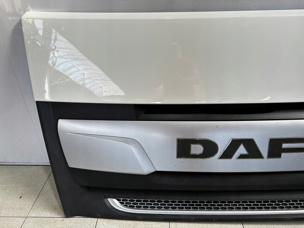 Капот решітка радіатора решітка радіатора daf xf 106 рестайлінг  1835730 Оригінал