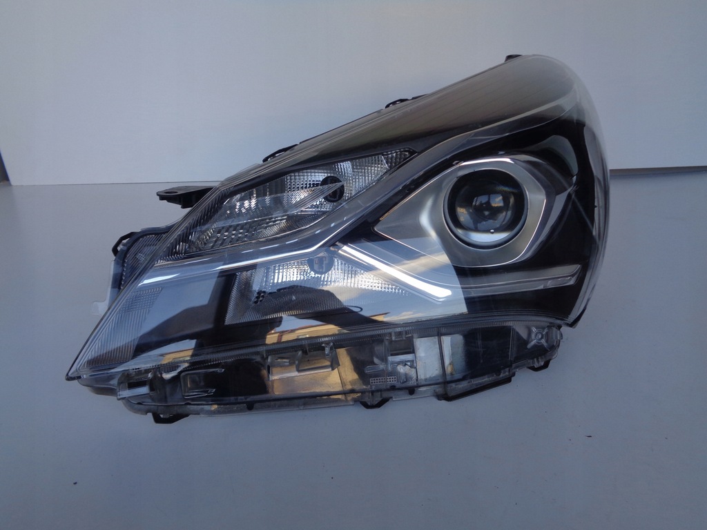 фото №1, Лампа левая фара toyota yaris iv 17-