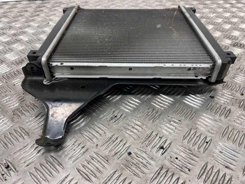 Додаткова радіатор toyota mirai 422135-4441 Недорого