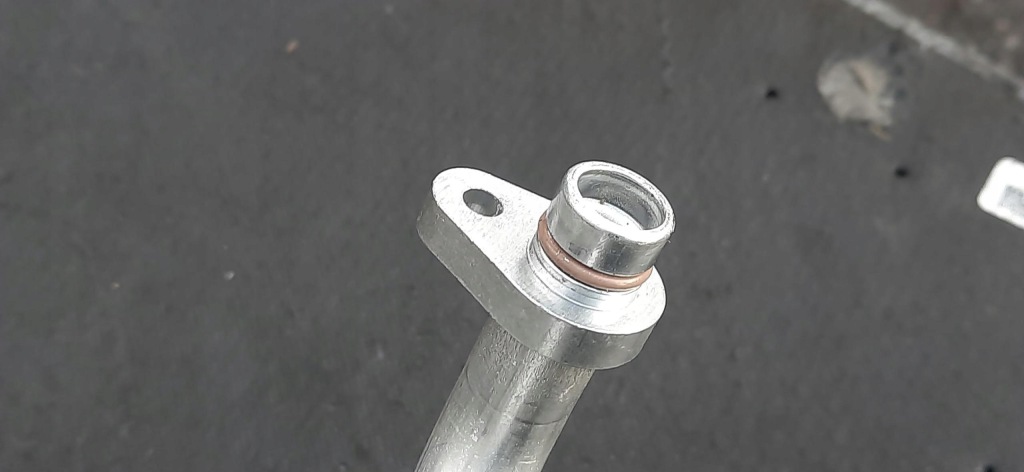 Трубка шланг кондиціонера renault megane v e-tech 924795mz6a 924795mz7a Недорого