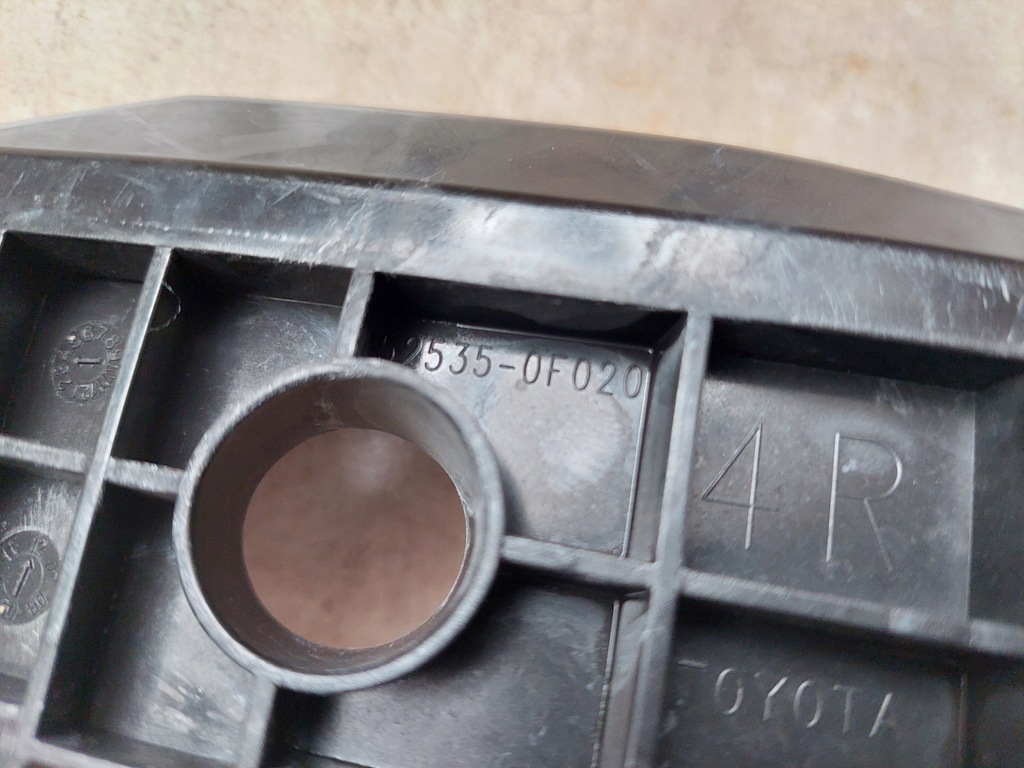 фото №8, Направляющая крыла - правый перед - toyota verso - lift - 13-17