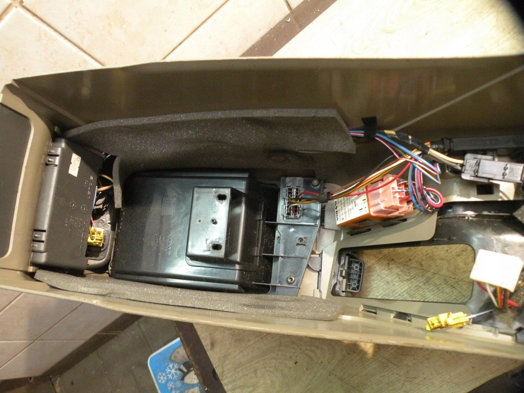 фото №13, Volvo s70 v70 97-00 туннель подлокотник кожа