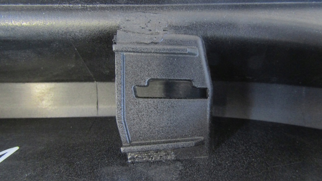 фото №7, Ветровик спойлер накладка правая задняя vw multivan t7