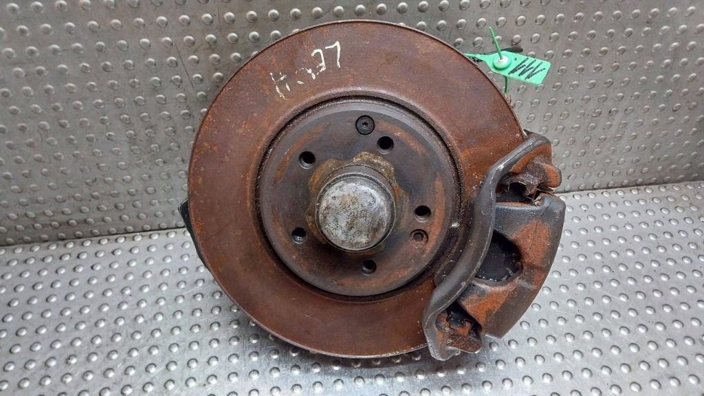 фото №1, Поворотный кулак ступица суппорт левый перед 20900 mercedes w203 w209 slk r171 2.2cdi