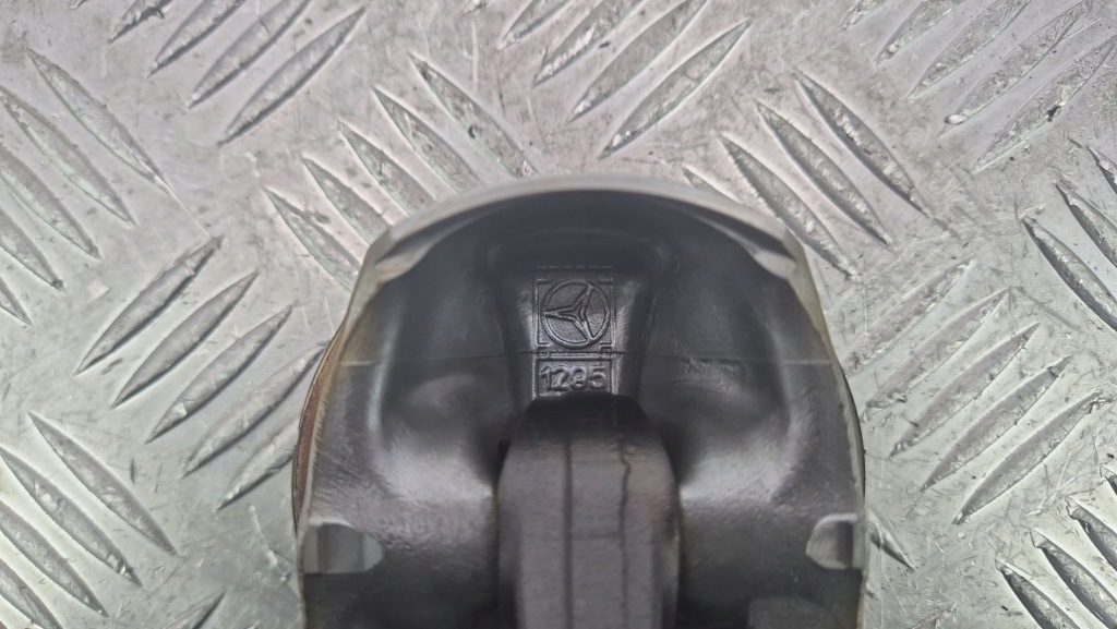 фото №9, Поршень mercedes a160 w176 dfa2700317 m270.910