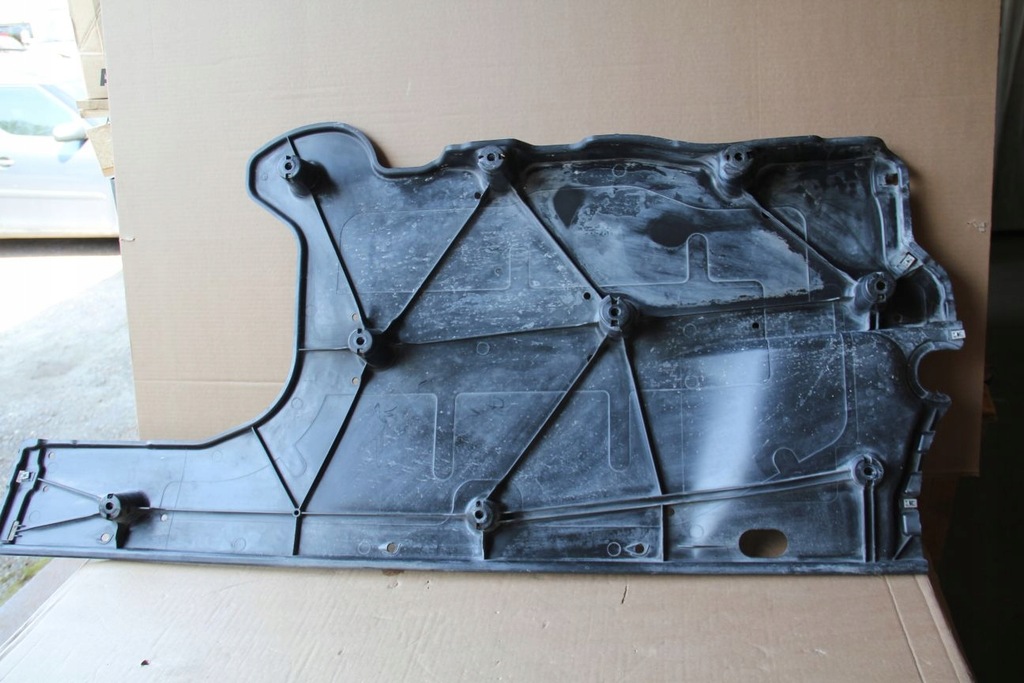 фото №1, Защита подвеска правая vw atlas 3qf825202c