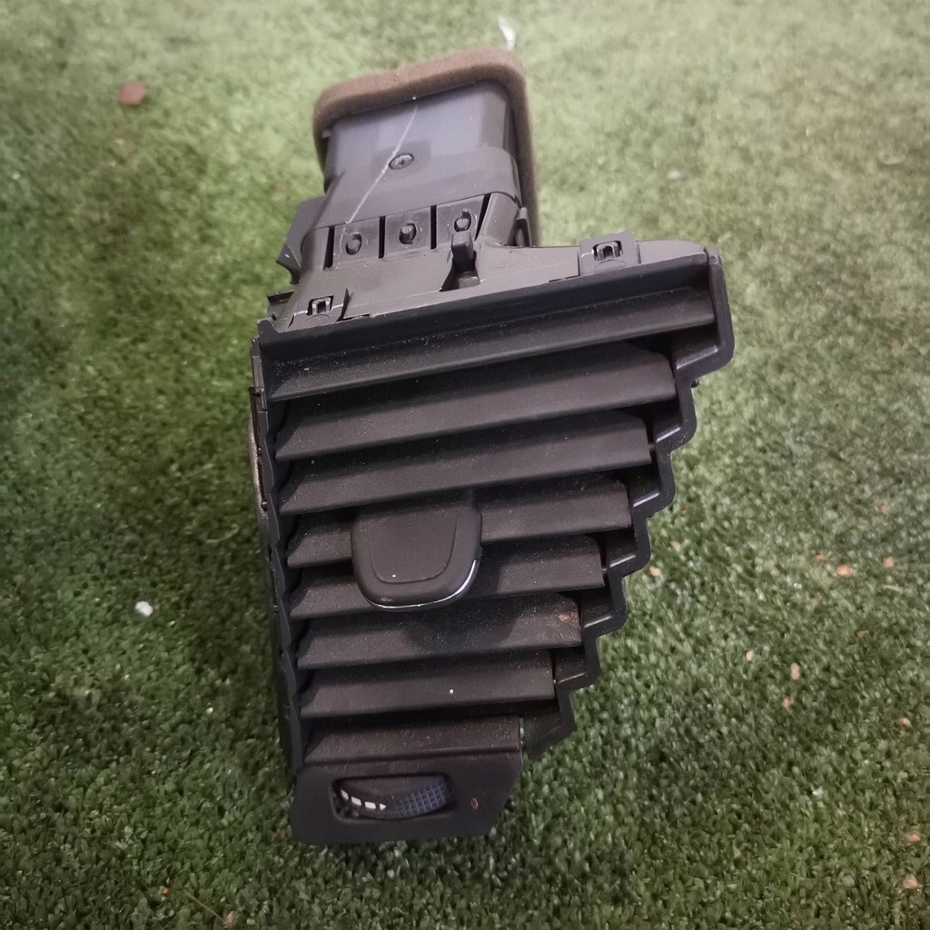 фото №1, Opel astra k решётка обдув правая 13406755