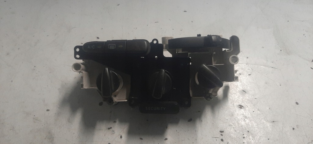 фото №1, Панель кондиционера toyota yaris i 758277