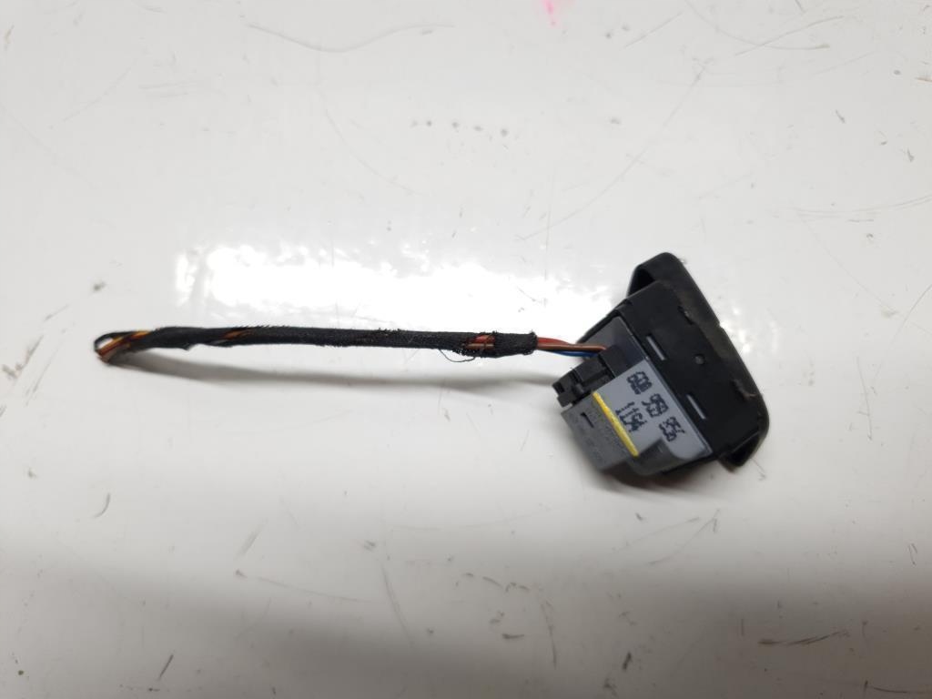 фото №1, Переключатель окон правый перед vw polo iv 9n