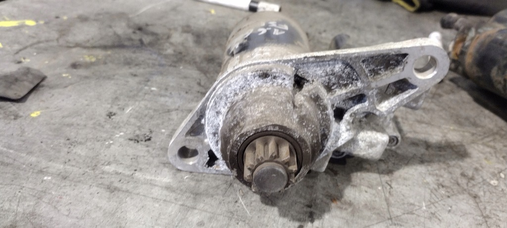 Купити Стартер vw golf v 1.6 fsi bosch 0001120406