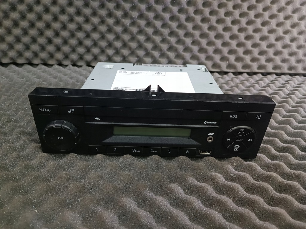 фото №1, 0014460062 радио заводской mercedes atego