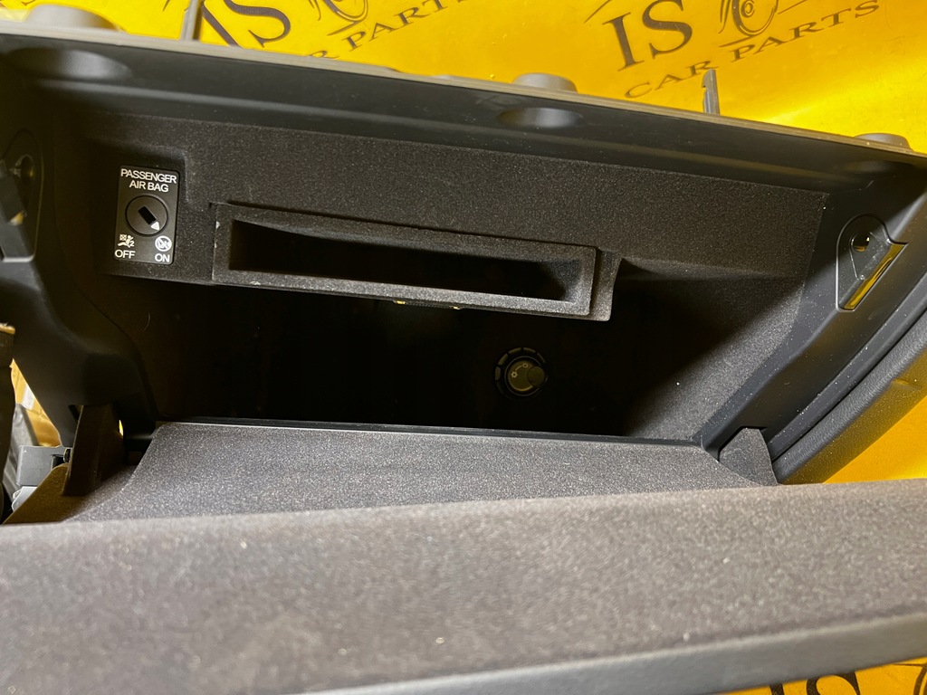 фото №8, Бардачок панели консоли пассажира audi a8 d5