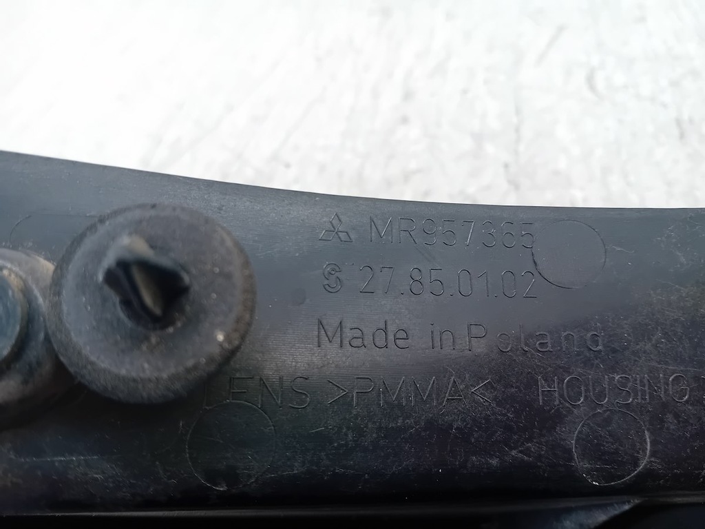 фото №13, Лампи задня комплект mitsubishi colt vi mr957365 mr957366 mn105623 mn105626