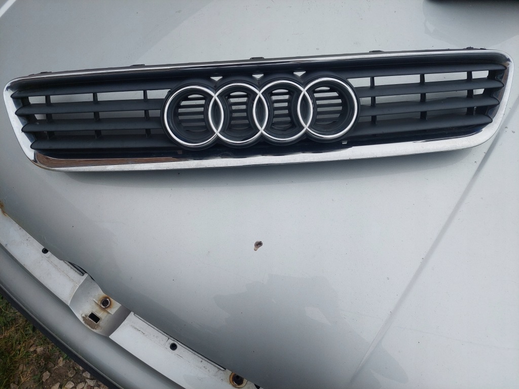 фото №1, Audi a3 8l lift 01-03 решётка радиатора капот решётка радиатора orygin хороший