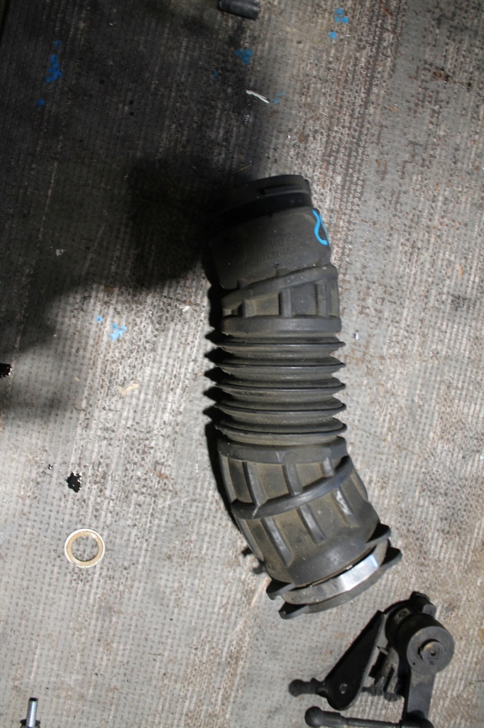 Купить 2782. шланг пабтрубок  воздуха maserati 670105376