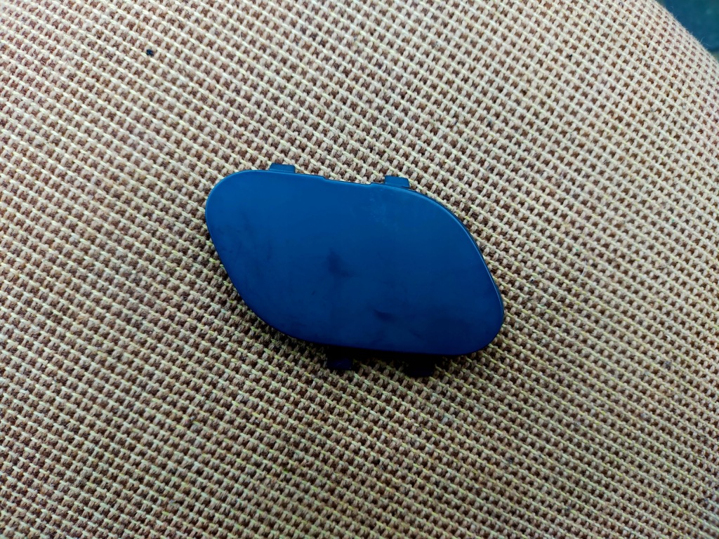 Купить Opel corsa e заглушка фаркоп перед бампера оригинал