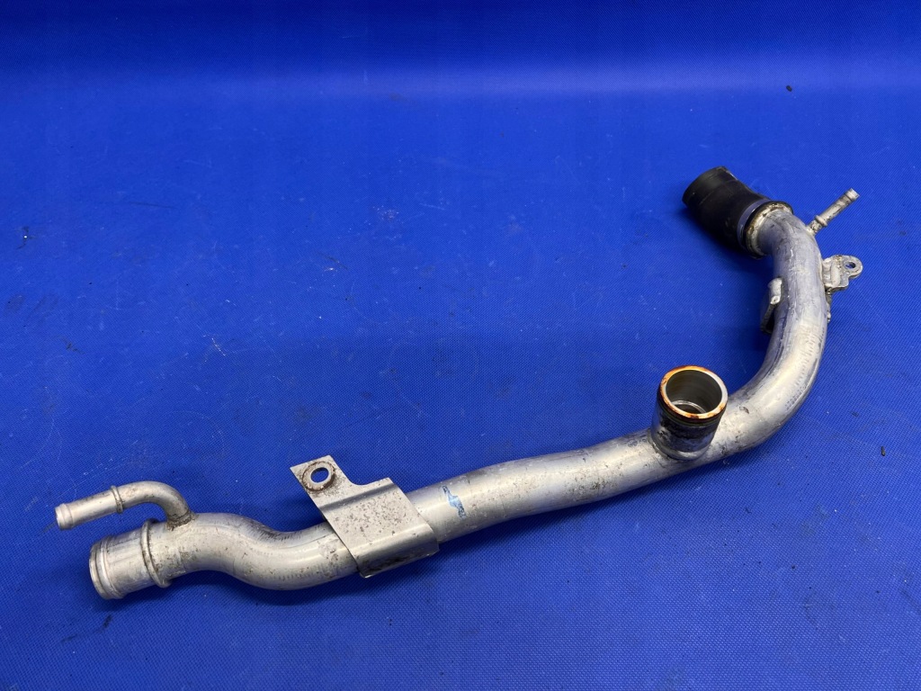 фото №1, Audi a8 d4 4.2 tdi труба шланг wody 057121071an