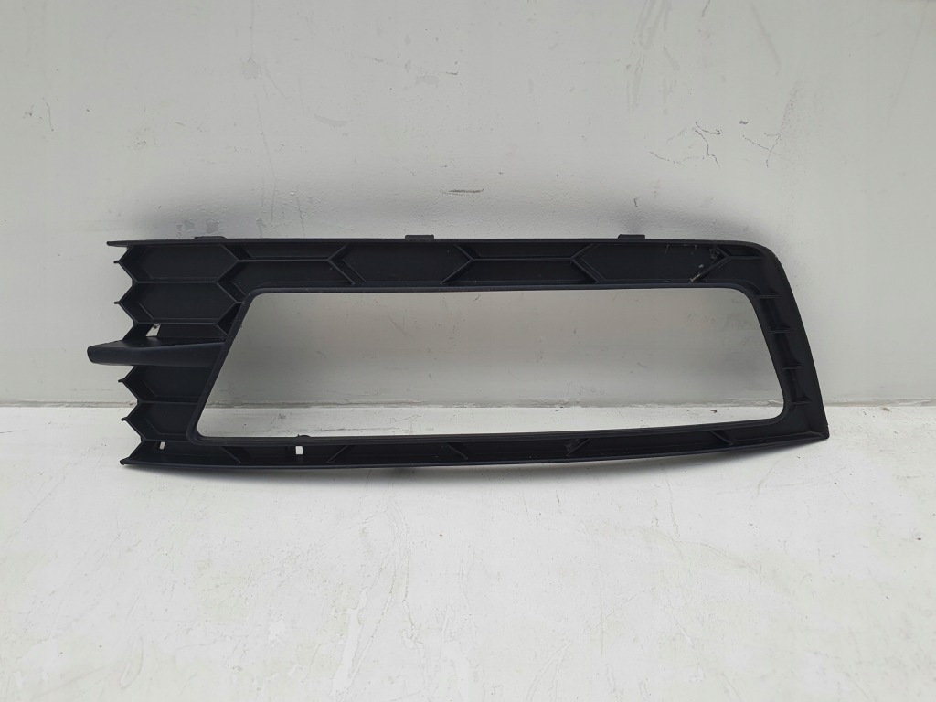 фото №2, Skoda оригінальний номер 5ja807682 решітка бампера передній p