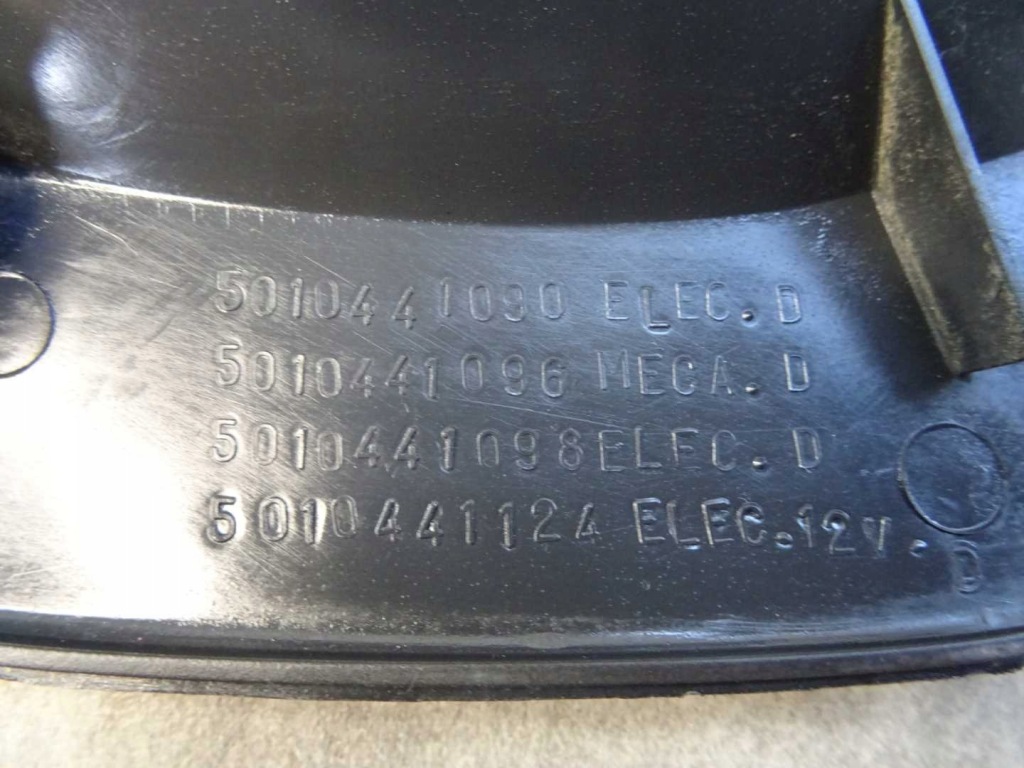 Ручка зовнішня двері права renault midlum 5010441090 в Україні