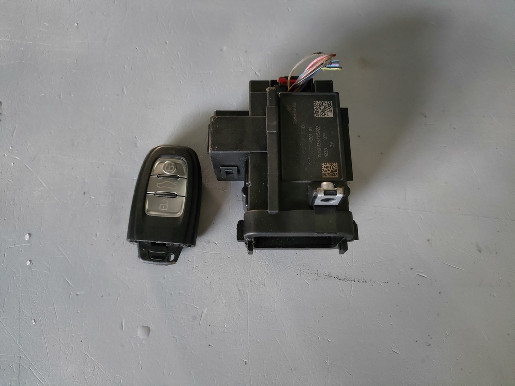 фото №1, Audi a4 b8 замок зажигания ключ eu