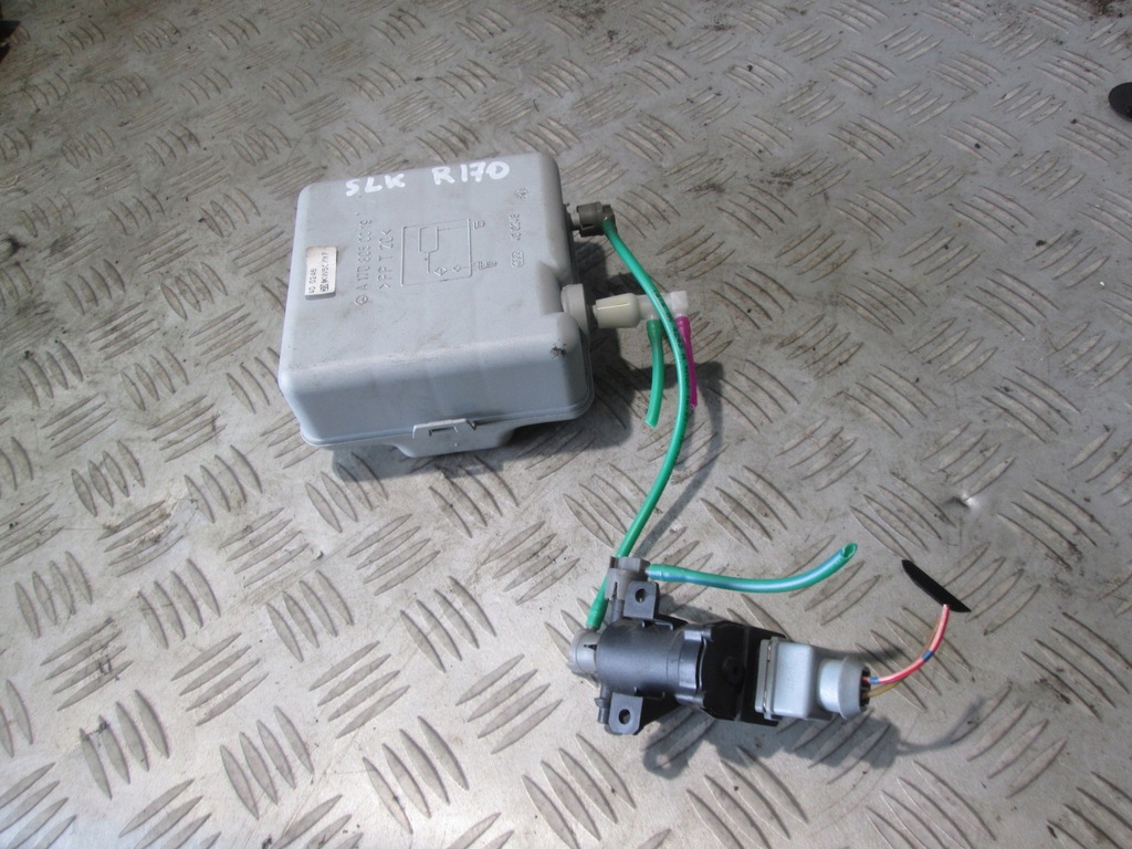 фото №1, Бачок вакууму mercedes slk r170 a1708050019