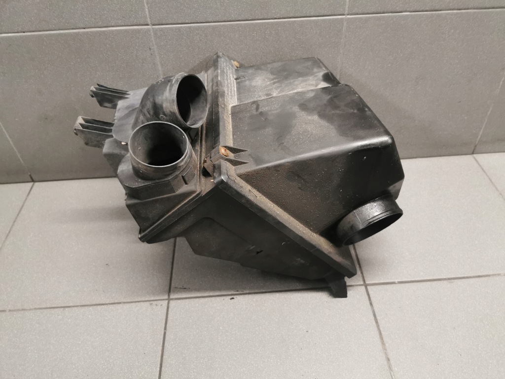 фото №1, Корпус фильтра воздуха audi a8 d2 2.5 059133837a