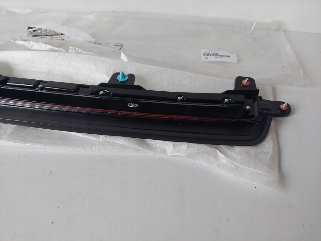 фото №4, Kia ev6 накладка кришки третій світло стоп nowe оригінальний номер