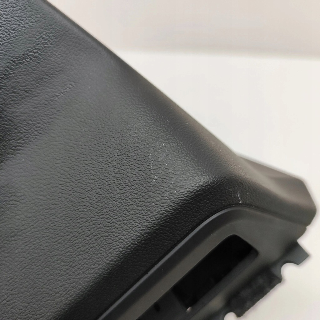 фото №7, Audi e-tron gt 2022 element панелі приладової панелі / dół