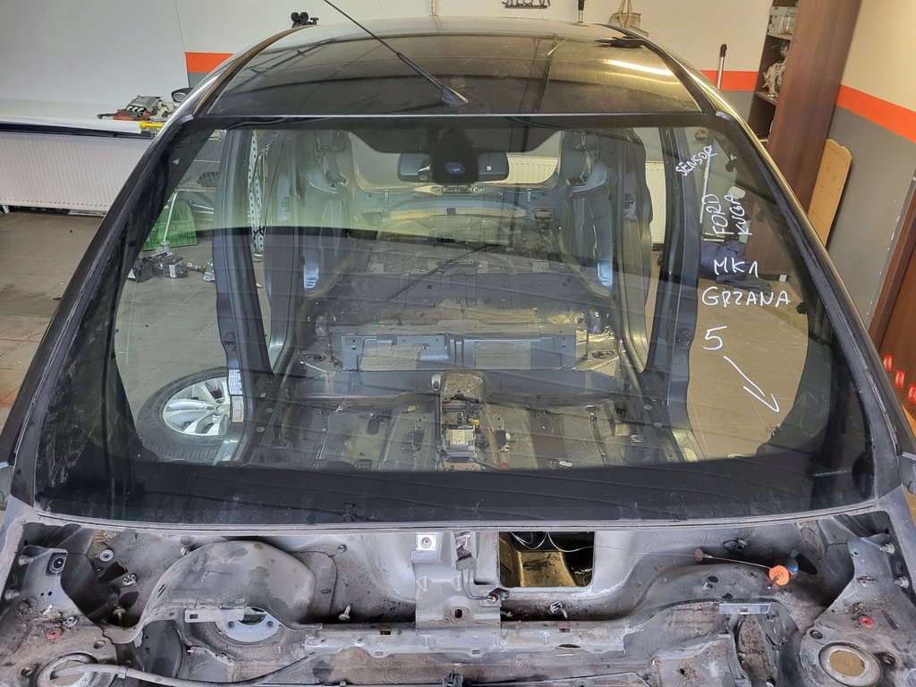 фото №1, Ford kuga mk1 08-12r скло перед підігрівається