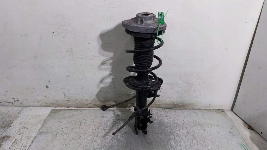 фото №1, Амортизатор правий перед a2463208813 mercedes w176 w246