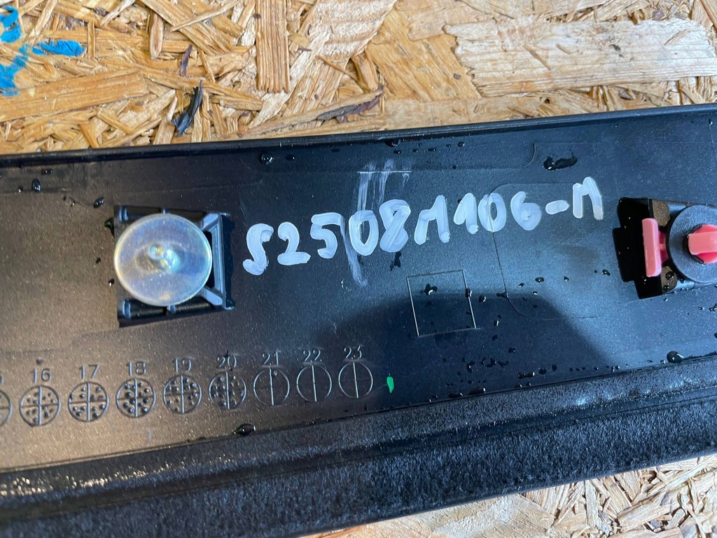 фото №12, Mazda mx5 mx-5 iv 4 nd 15- молдинг защита стойка стекло перед передней góra