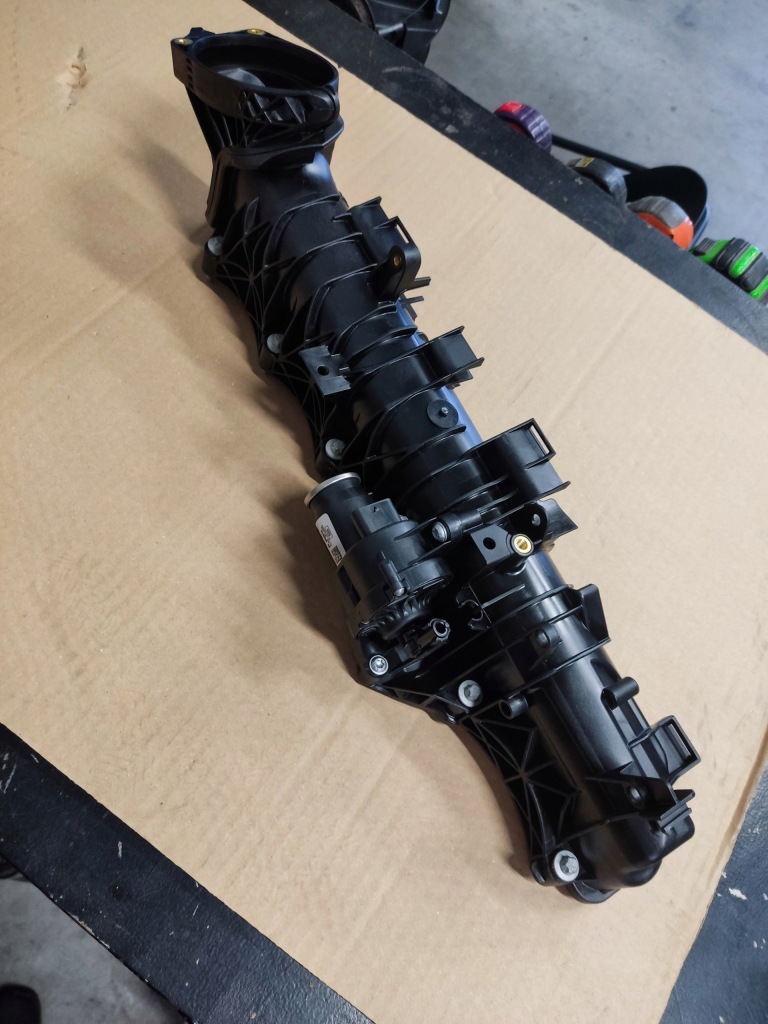 Коллектор впускной  регулятор крышка mercedes s klasa w222 4.0d a6560900037 новый Доставка