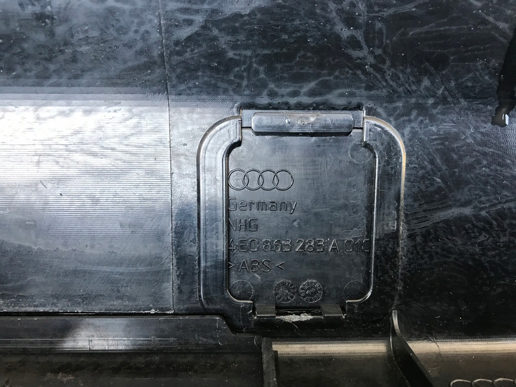 фото №12, Audi a8 d3 защита молдинг багажника 4e0863471b