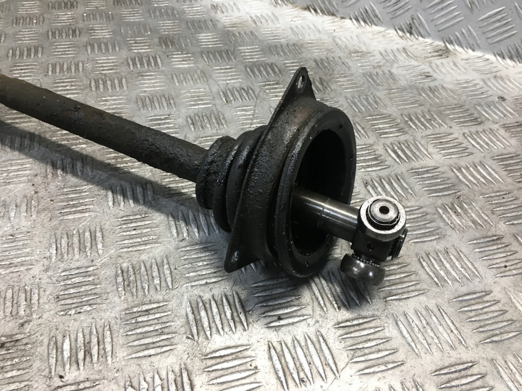 фото №3, Carisma 1.6 привідний вал ліва