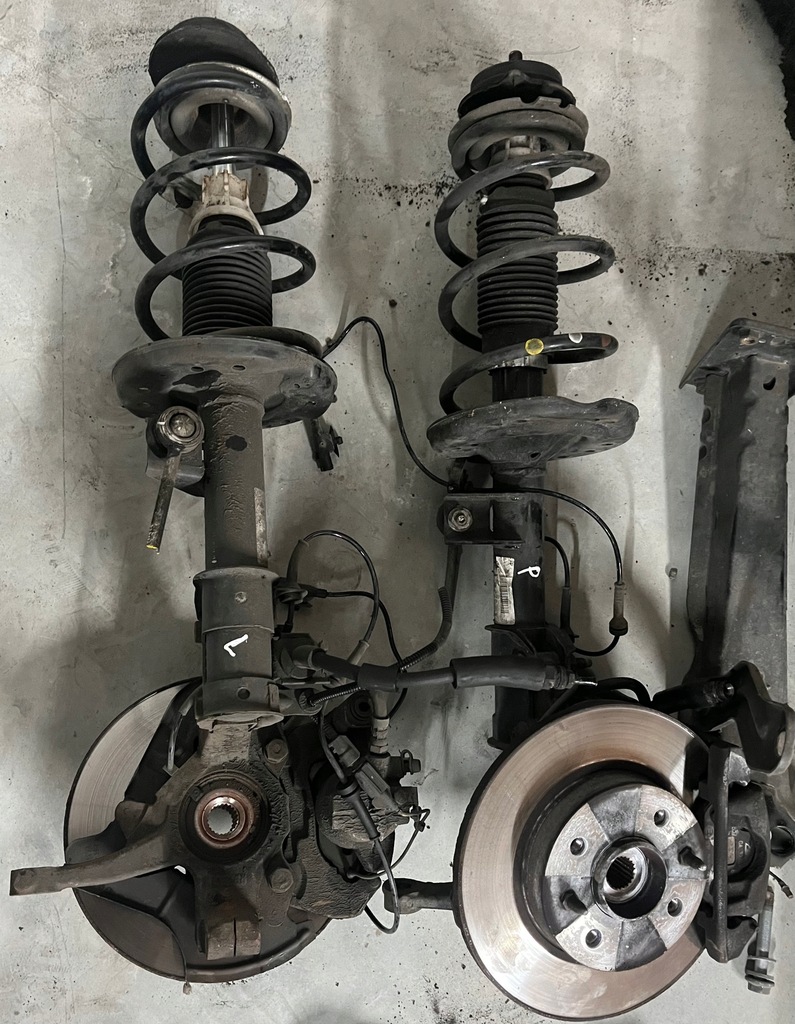 фото №1, Fiat 500 поворотный кулак перед левая 07-