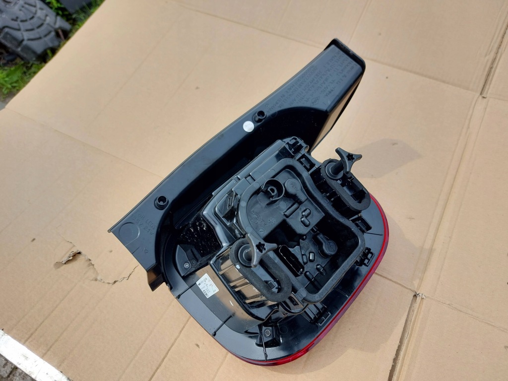 фото №5, Лампа задняя задняя левая dacia duster ii lift 21-