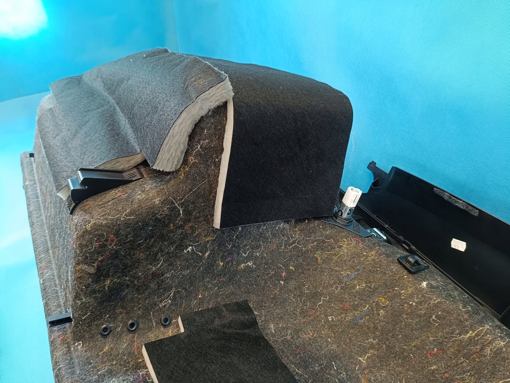 фото №9, Skoda octavia iv combi 1,5tsi 110kw 2021r обшивка багажника правый 5e7867428a