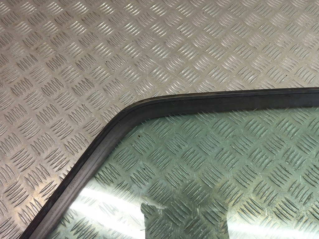 фото №8, Audi a3 s3 8l 1999 задняя сторона левая стекло кузовная задняя