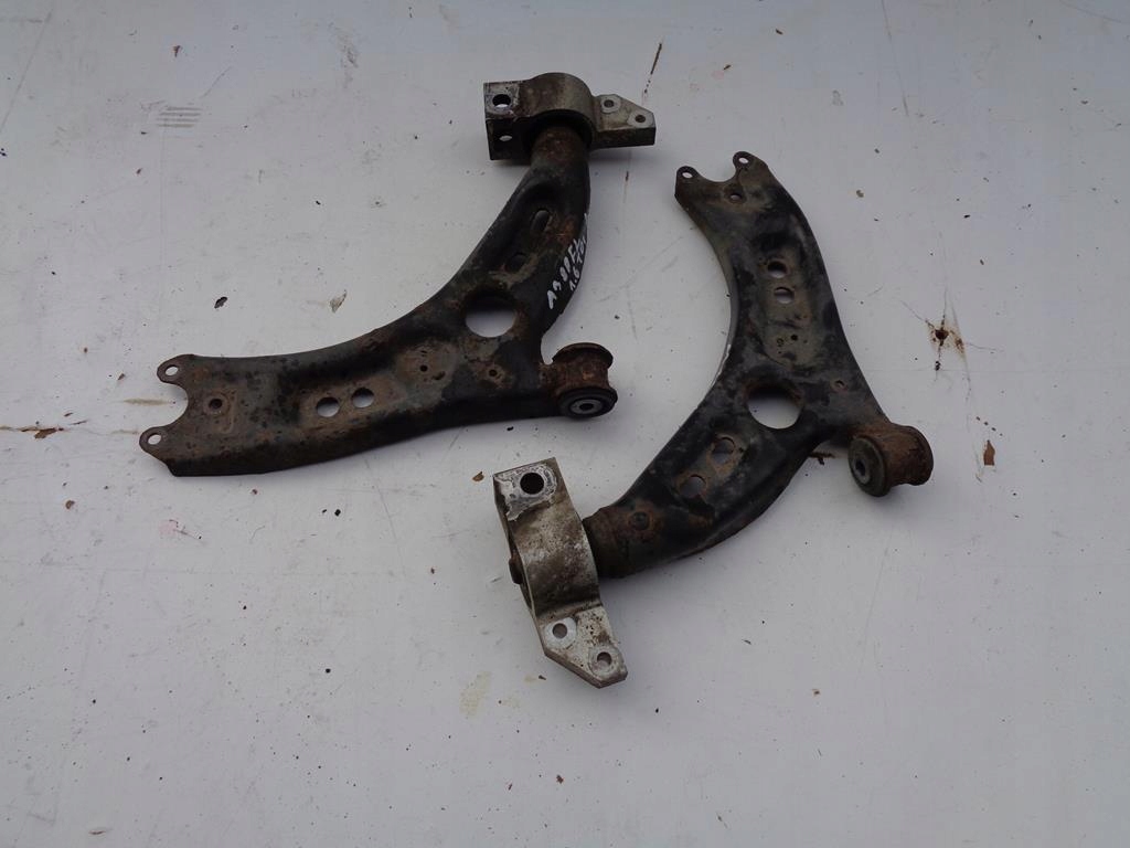 фото №1, Важіль лівий перед audi a3 8p fl