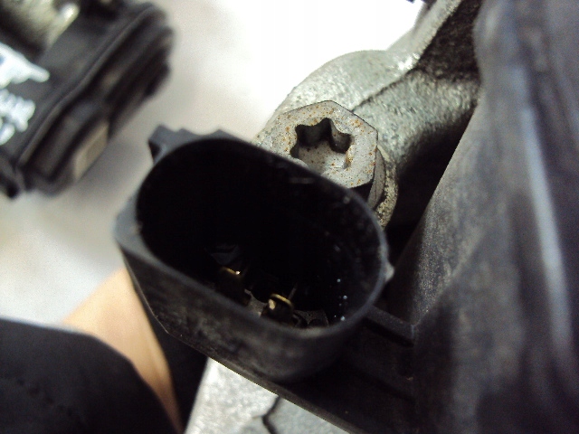 фото №4, Супорт правий задня електричний nissan qashqai j11