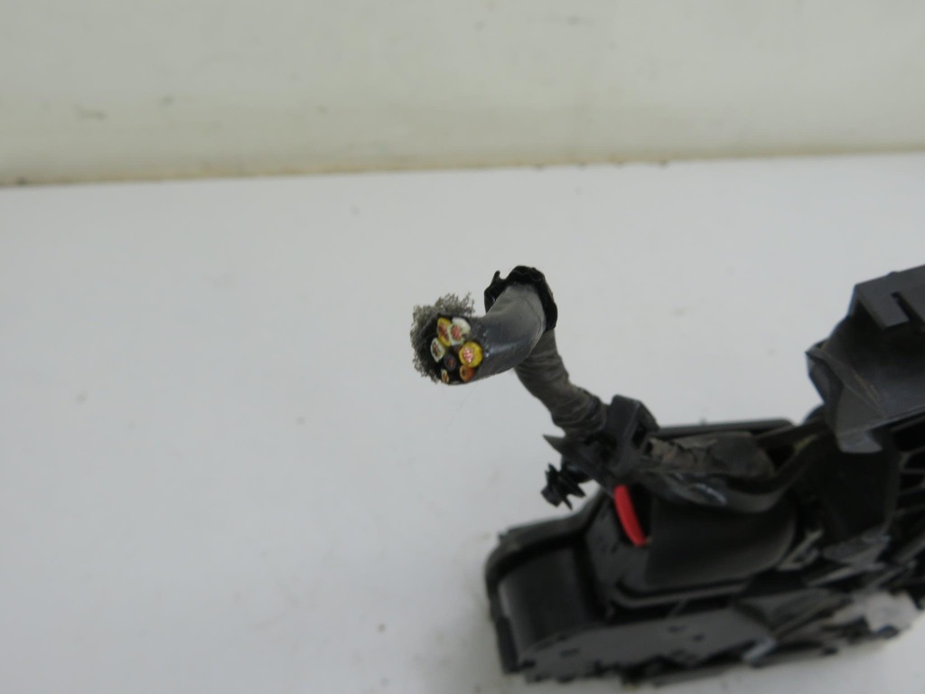 фото №6, Замок правый задний volvo s40 ii ms 30699802