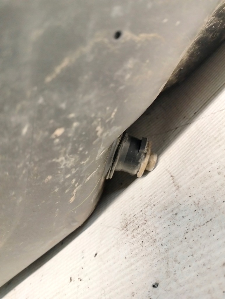 фото №11, Toyota prius 2 ii 1.5 nhw20 бак bak пального