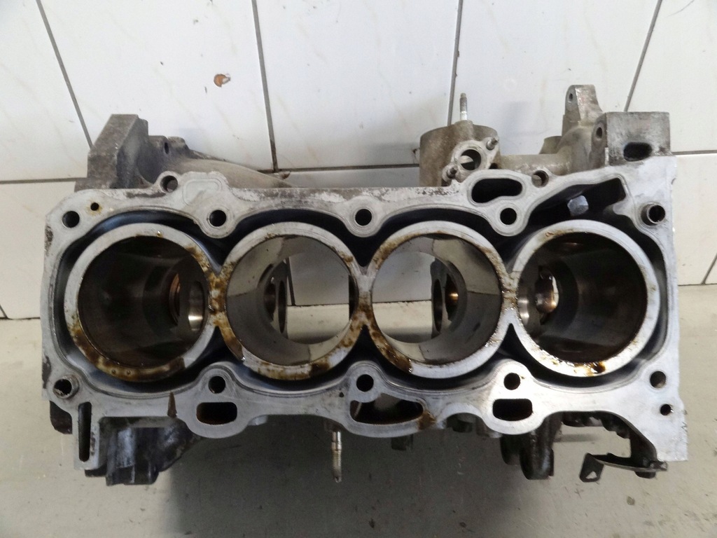 фото №8, Toyota avensis t25 2.0 vti 2005 блок двигателя