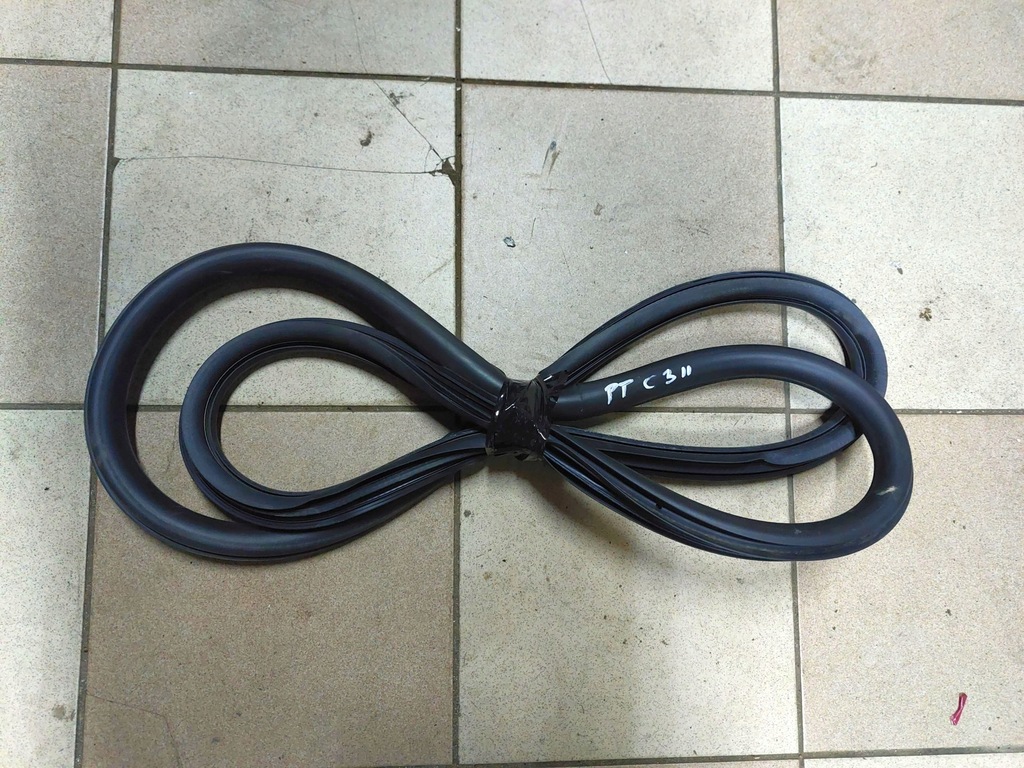 фото №1, Прокладка дверь правый задняя citroen c3 ii 09-2016