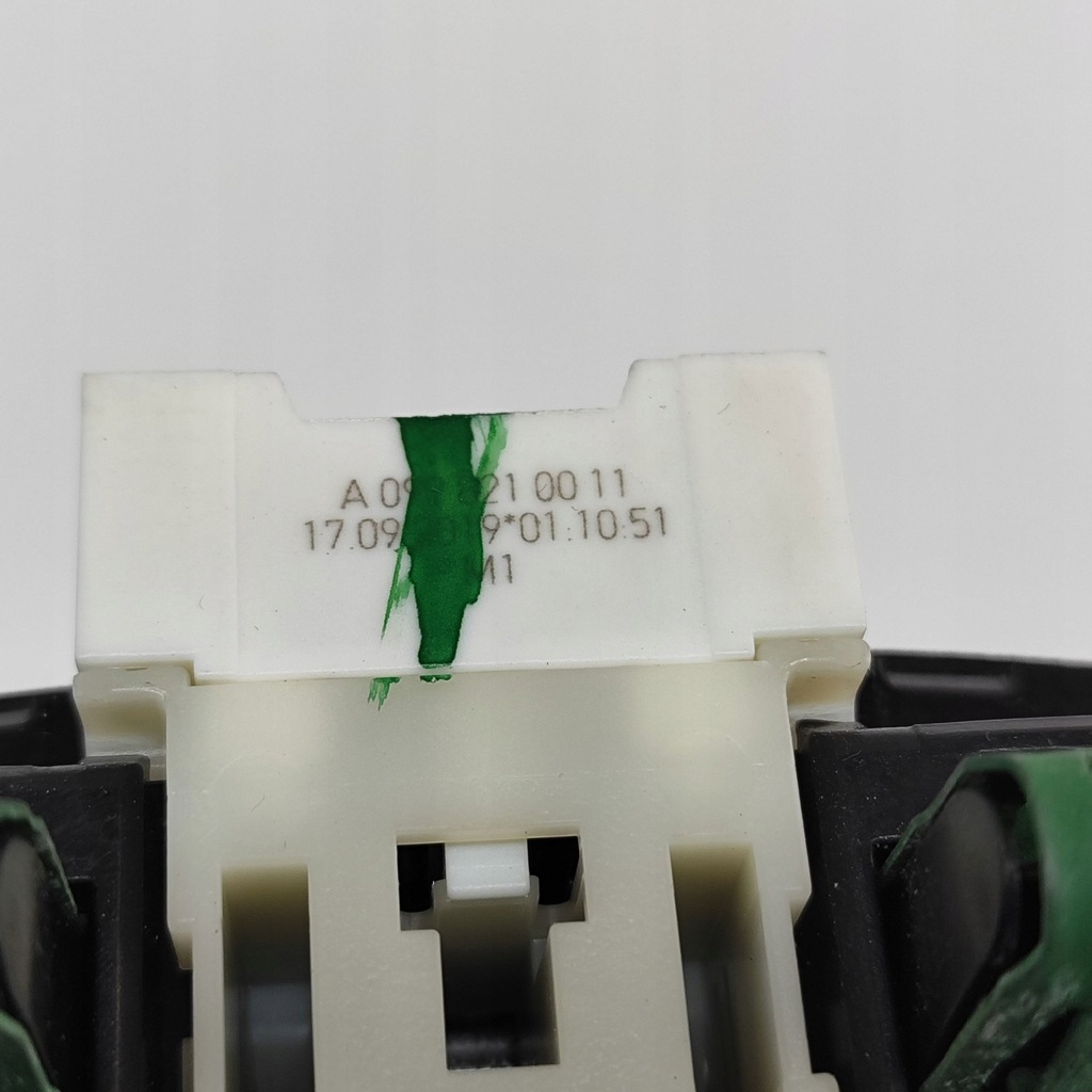 фото №9, Mercedes-benz a w177 2019 правая сторона защита солнцезащитная